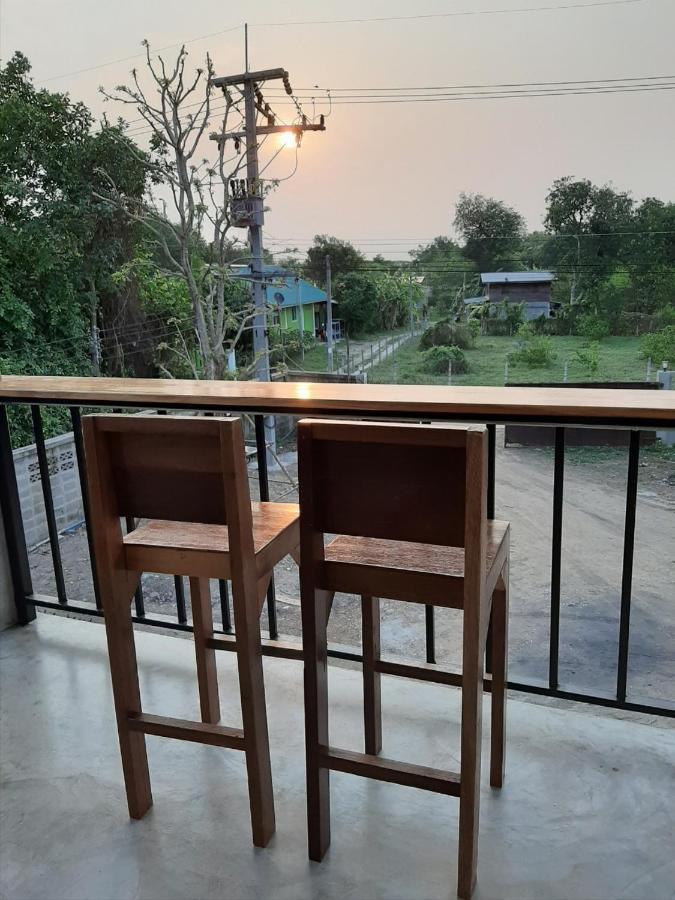 يوثاي ثاني Baan Rabiangdao Uthaithani المظهر الخارجي الصورة