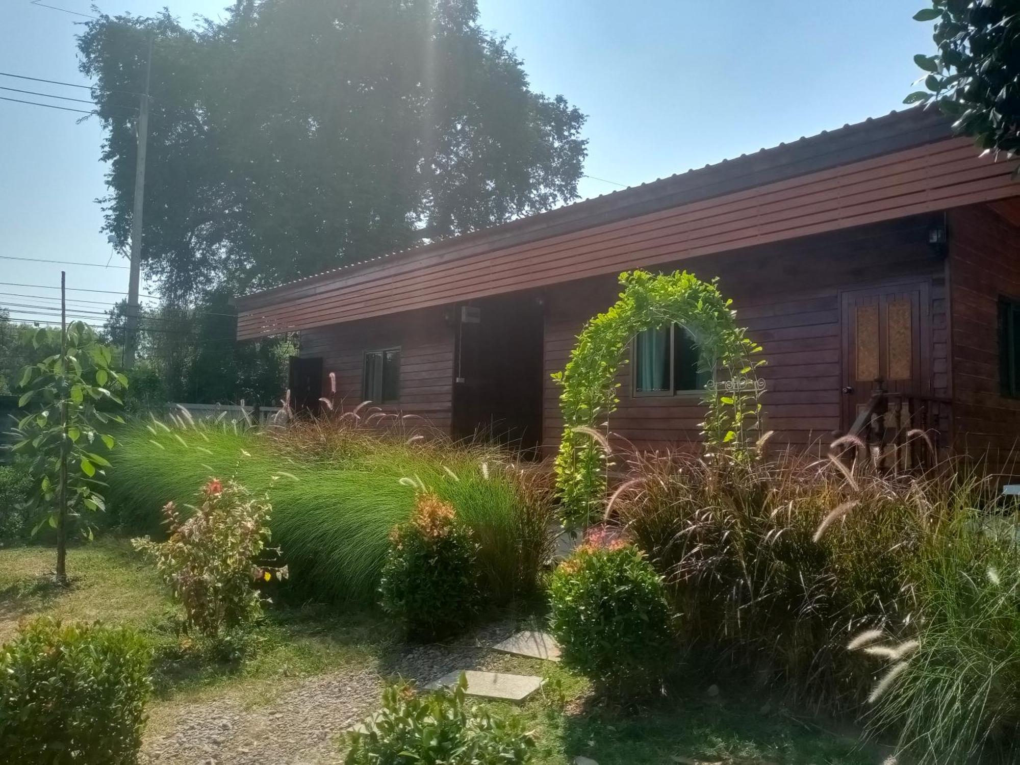 يوثاي ثاني Baan Rabiangdao Uthaithani الغرفة الصورة