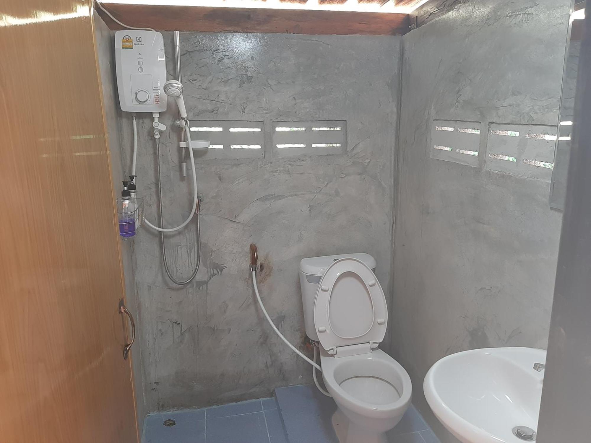 يوثاي ثاني Baan Rabiangdao Uthaithani الغرفة الصورة