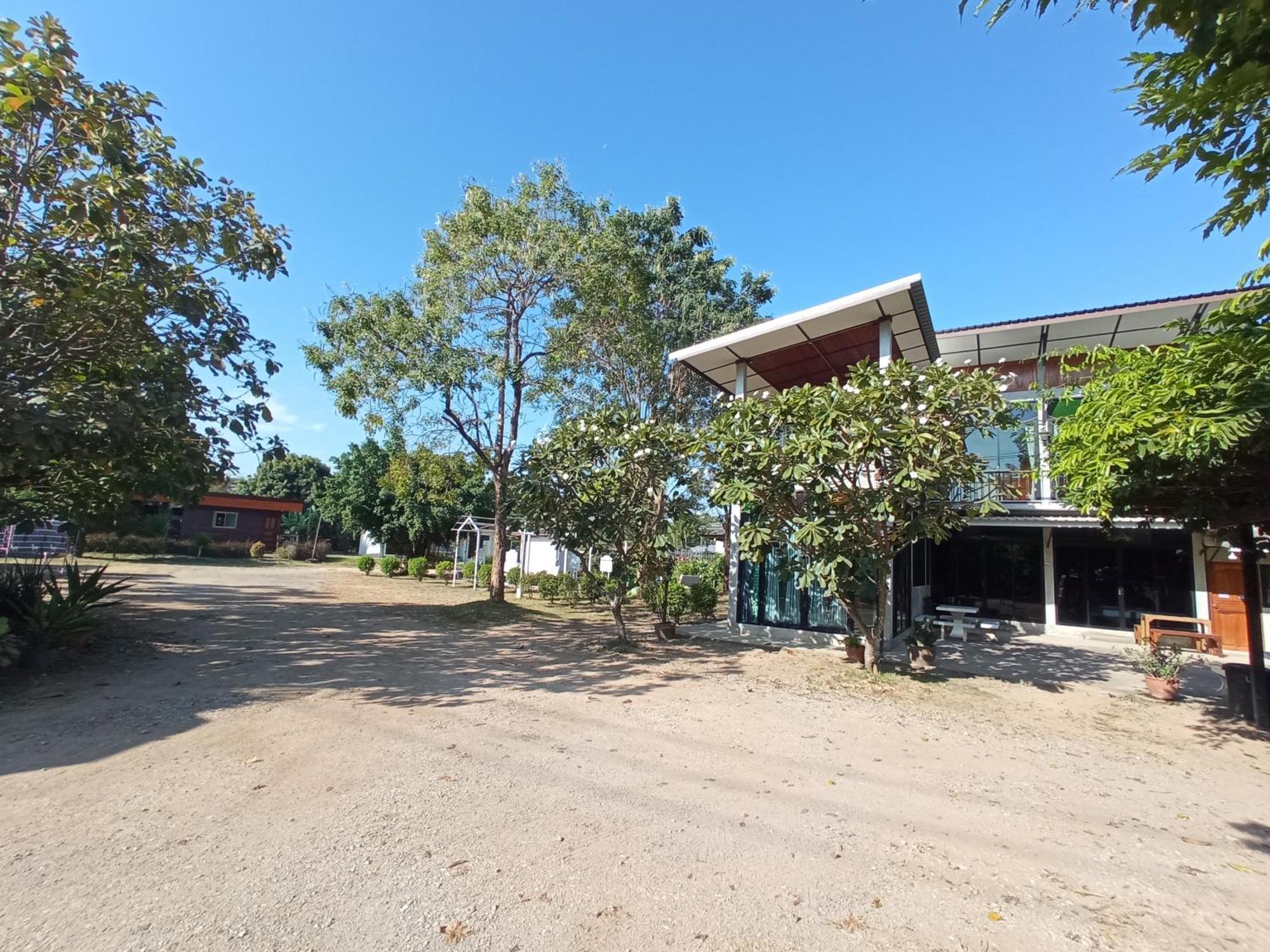 يوثاي ثاني Baan Rabiangdao Uthaithani المظهر الخارجي الصورة